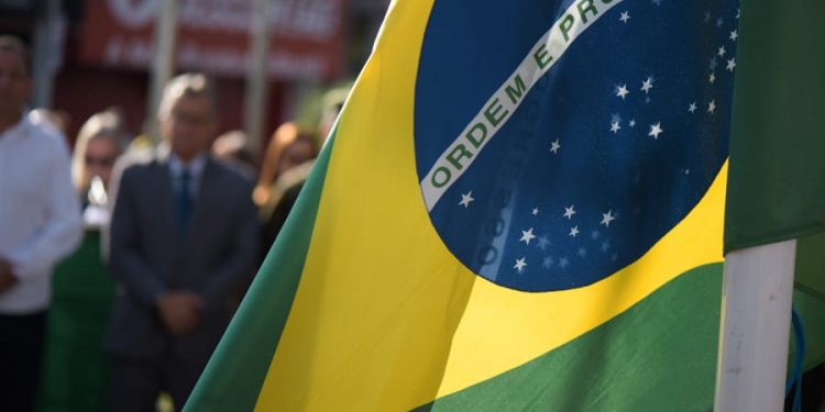 Desfile de 7 de setembro atrai milhares de pessoas em Pouso Alegre