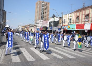 Desfile de 7 de setembro atrai milhares de pessoas em Pouso Alegre