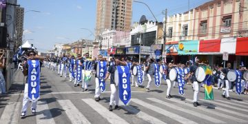 Desfile de 7 de setembro atrai milhares de pessoas em Pouso Alegre