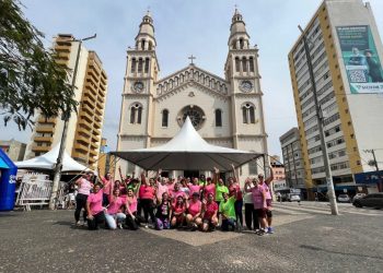 Prefeitura de Pouso Alegre leva campanha Outubro Rosa para Praça Senador José Bento