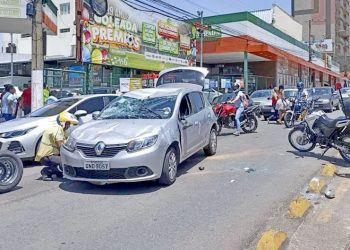 Idosa capota carro no Centro de Pouso Alegre