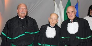 Sessão Solene de Outorga do Título de Doutor Honoris Causa da Univás