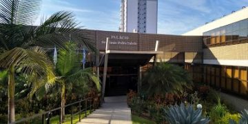 Câmara Municipal de Pouso Alegre apoia Campanha Outubro Rosa