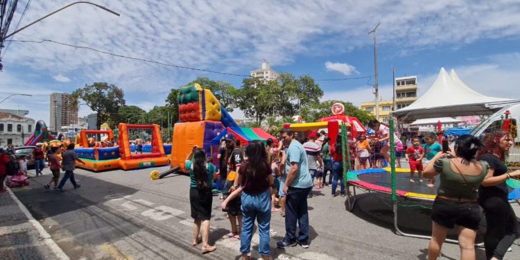 Festival da Alegria reúne cerca de 4 mil pessoas na Praça Senador José Bento