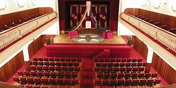 80 alunos da Escola Dom Otávio se apresentam em Show de Talentos