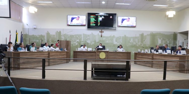 Vereadores aprovam projeto que viabiliza o início do trabalho para regularização fundiária no município