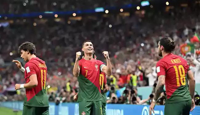 Portugal vence Uruguai e se classifica com gol que CR7 não fez