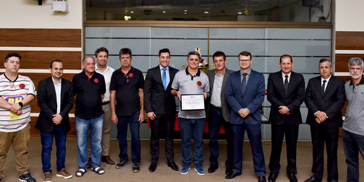 Câmara de Pouso Alegre realiza homenagem ao Pouso Alegre FC