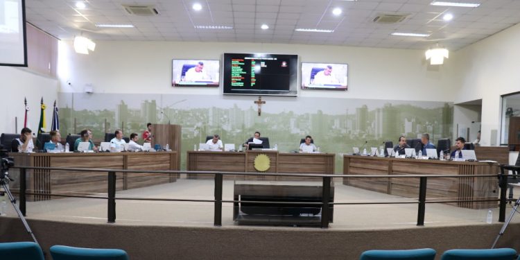 Vereadores aprovam projeto que viabiliza regularização fundiária