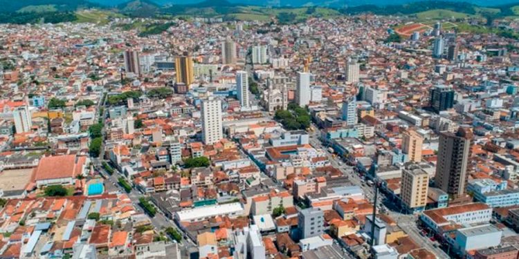 Veja o que abre e fecha para os dias 14 e 15 de novembro