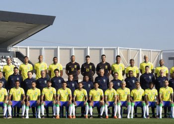 CBF divulga foto oficial da delegação brasileira para a Copa do Mundo de 2022