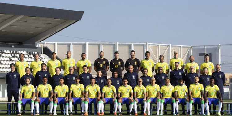 CBF divulga foto oficial da delegação brasileira para a Copa do Mundo de 2022
