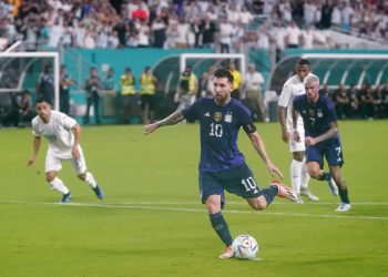 Argentina vence e avança no grupo C, Polônia passa por saldo de gols e se classifica