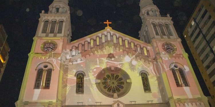 Prefeitura de Pouso Alegre realiza Parada Natalina com atrações para toda família