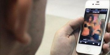 Mineiro perde R$ 1,6 mil em golpe dos nudes após ameaça de falso policial