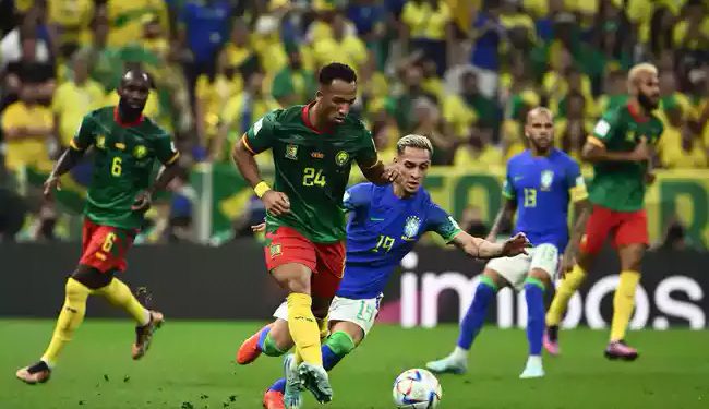 Brasil reserva perde para Camarões, mas continua na liderança