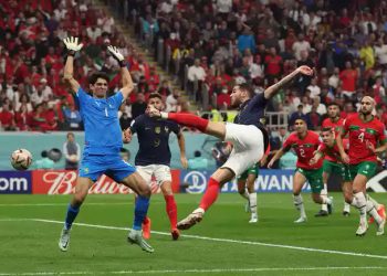 França joga recuada, ganha de Marrocos e vai enfrentar Argentina na final da Copa
