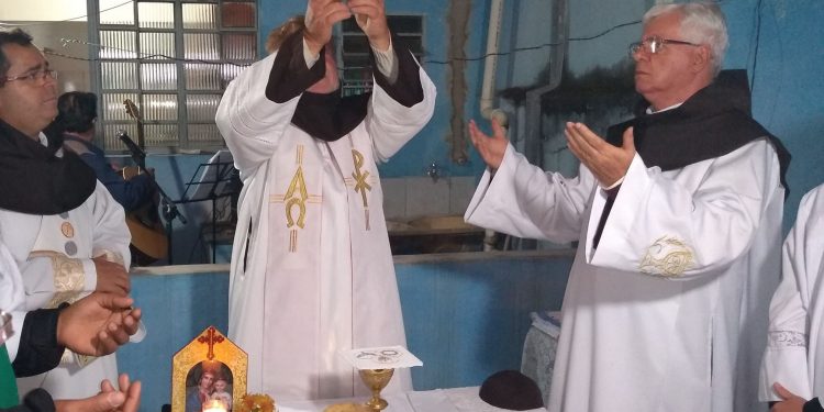 Como semear o amor em tempos tão difíceis e acreditar em dias melhores