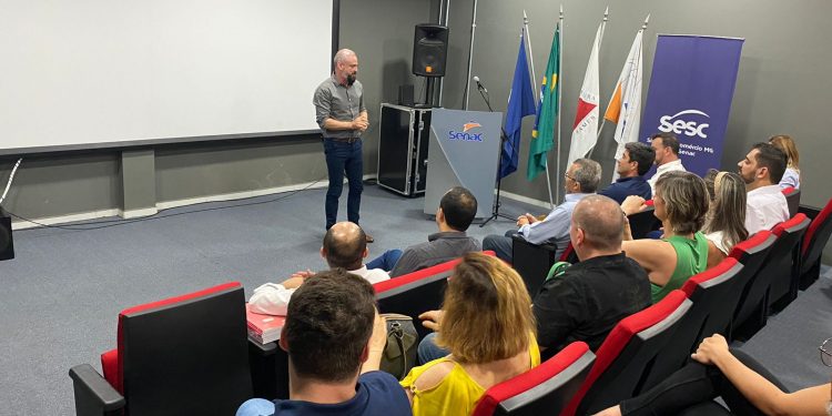 Prefeito de Pouso Alegre se reúne com autoridades para discutir investimentos na cultura e turismo