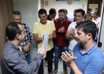 Vereadores protocolam chapa para concorrer à Mesa Diretora 2023