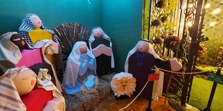 Presidente da Câmara de Pouso Alegre participa da abertura oficial da Casa do Papai Noel