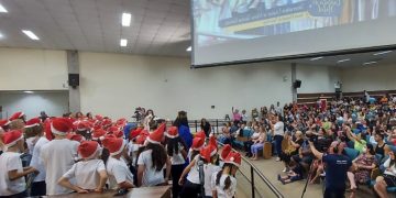 Cantata de Natal do Conservatório atrai centenas de pessoas à Câmara Municipal