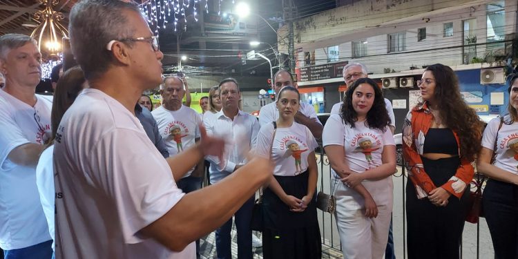 Presidente da Câmara de Pouso Alegre participa da abertura oficial da Casa do Papai Noel