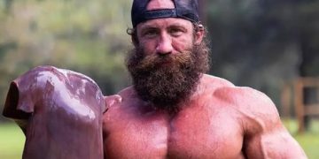 ‘Rei do Fígado’, conhecido por comer carne crua é desmascarado