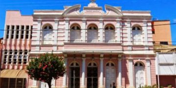 “Duas Sonatas para viola e Piano de Brahms” são apresentadas no Teatro nesta sexta-feira (2)