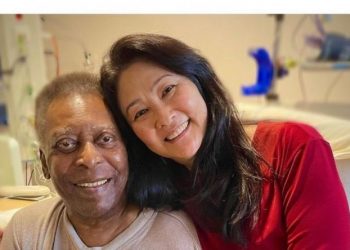 Viúva de Pelé, Márcia Aoki, escreve uma carta um mês após a morte do ex-jogador