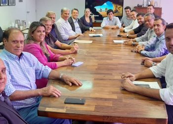 Dr. Paulo e Rafael Simões com secretário de Infraestrutura de MG buscam obras para o Sul de Minas