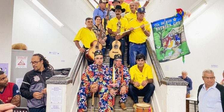 Folia de Reis é realizada em Pouso Alegre