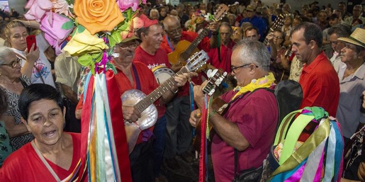Tradicional Folia de Reis é retomada em Pouso Alegre