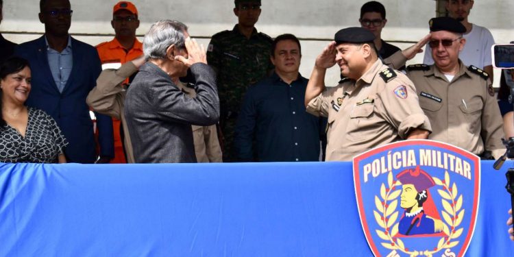 Solenidade no Pátio do 20º BPM marca passagem de comando da 17º RPM