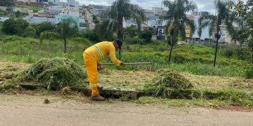 Prefeitura de Pouso Alegre realiza mutirão de limpeza em praças