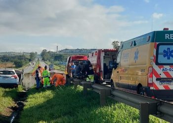Quatro pessoas ficam feridas em acidente de trânsito em Pouso Alegre no trevo do Costinha