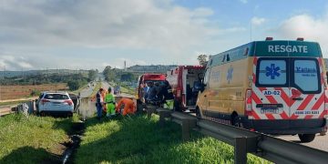 Quatro pessoas ficam feridas em acidente de trânsito em Pouso Alegre no trevo do Costinha