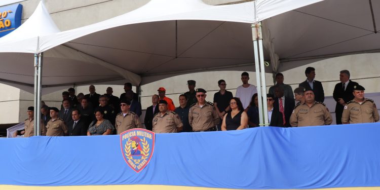 Solenidade no Pátio do 20º BPM marca passagem de comando da 17º RPM