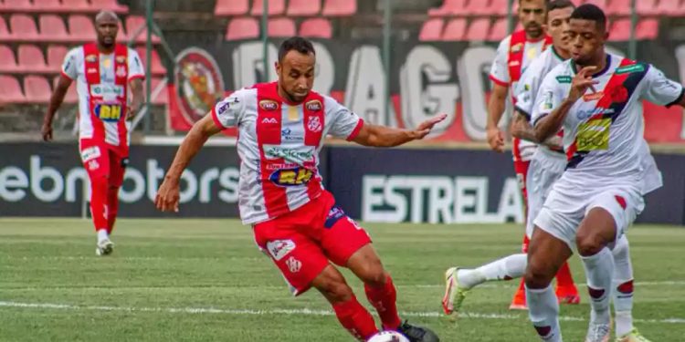 Tem Democrata-GV x Pouso Alegre nesta segunda-feira no Mamudão