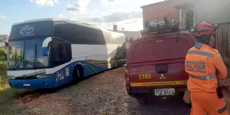 Jovem tecladista morre esmagado pelo ônibus que consertava