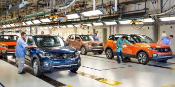Volkswagen decide suspender produção no Brasil depois do Carnaval