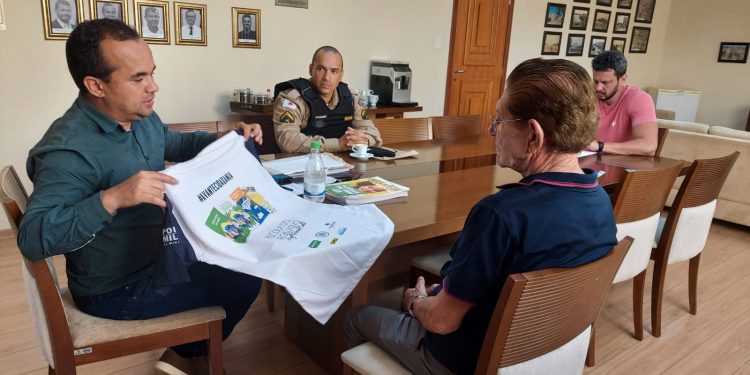 Câmara de Pouso Alegre apoia programa de combate às drogas da PM