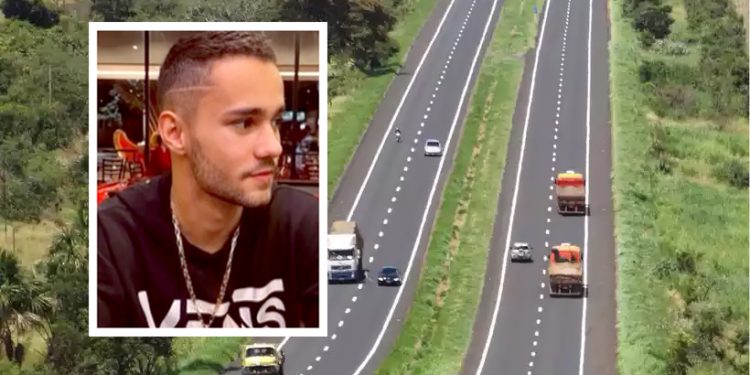 Universitário sobrevive a capotamento e morre atropelado por um ônibus