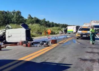 Acidente em Minas mata mulher e criança de 3 anos em MGC -135