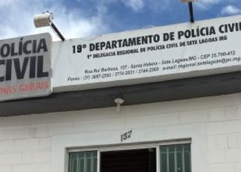 Idoso exibe órgão genital para criança e leva pedrada na cabeça