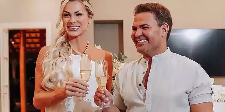 Cantor sertanejo Eduardo Costa se casa com a empresária Mariana Polastreli