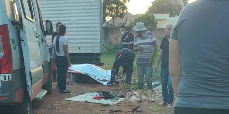 Em Pouso Alegre homem morre atropelado enquanto dormia embaixo de caminhão
