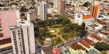 Em Passos polícia procura cantor foragido suspeito de estuprar filha de 14 anos