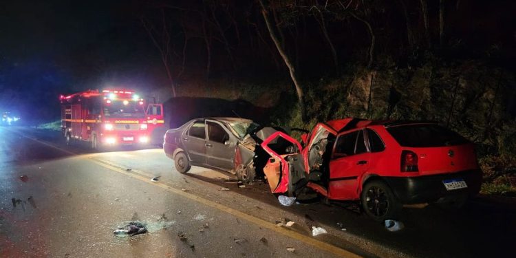 Motoristas morrem após baterem de frente na MG-179 em Poço Fundo – Sul de Minas