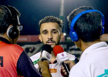 Gol cinematográfico de Vinícius Boff garantiu a vitória do Pouso Alegre em Casa